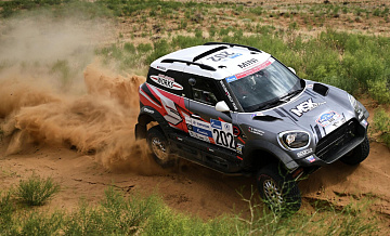 Россиянин стал 19-м на этапе ралли-марафона "Дакар"