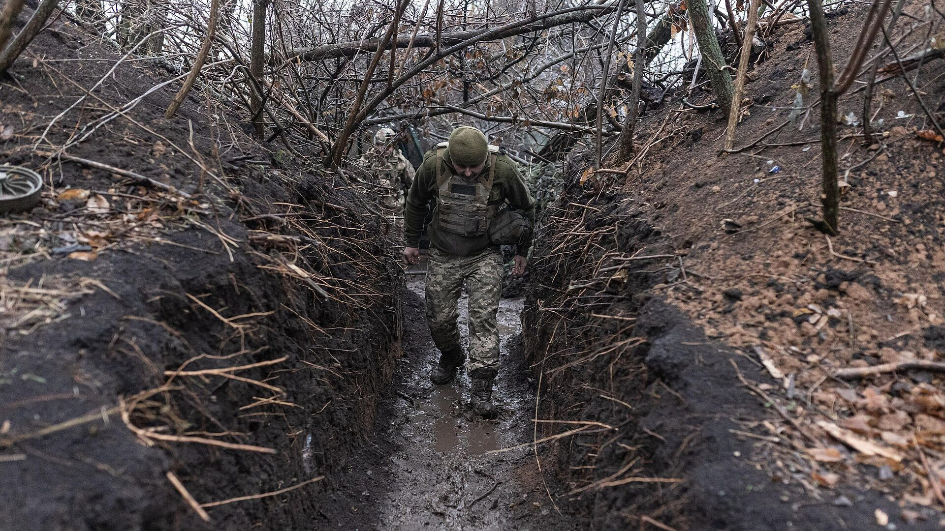 ВСУ перебрасывают дополнительные резервы в Часов Яр, сообщил Пушилин
