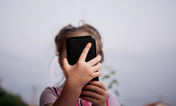 Испания планирует запретить доступ к соцсетям для детей младше 16 лет