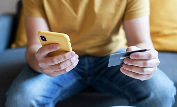 МВД рассказало, безопасно ли использовать Face ID в банковских приложениях