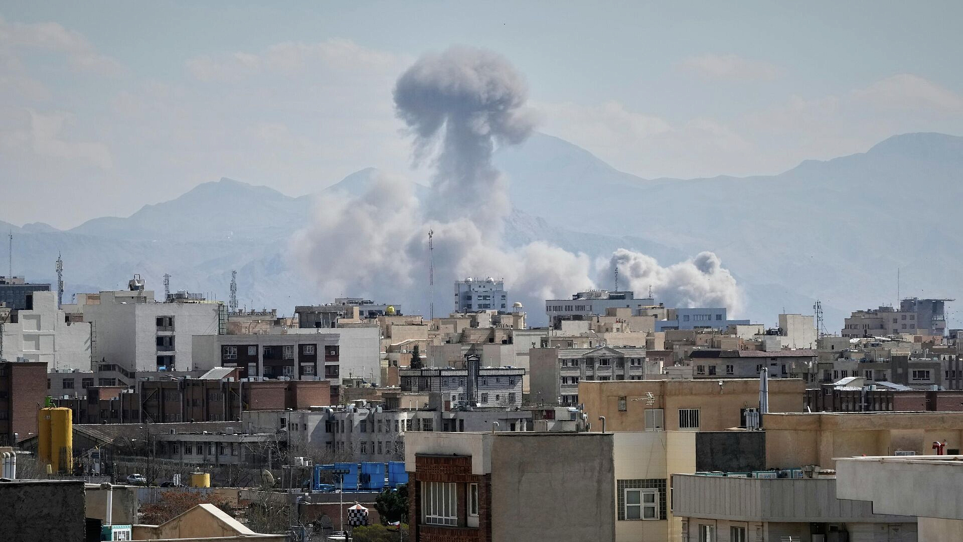 В CENTCOM заявили, что США продолжают наносить удары по Ирану