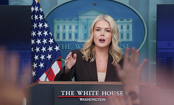 Левитт раскритиковала демонстрантов в Миннесоте за жест со средним пальцем