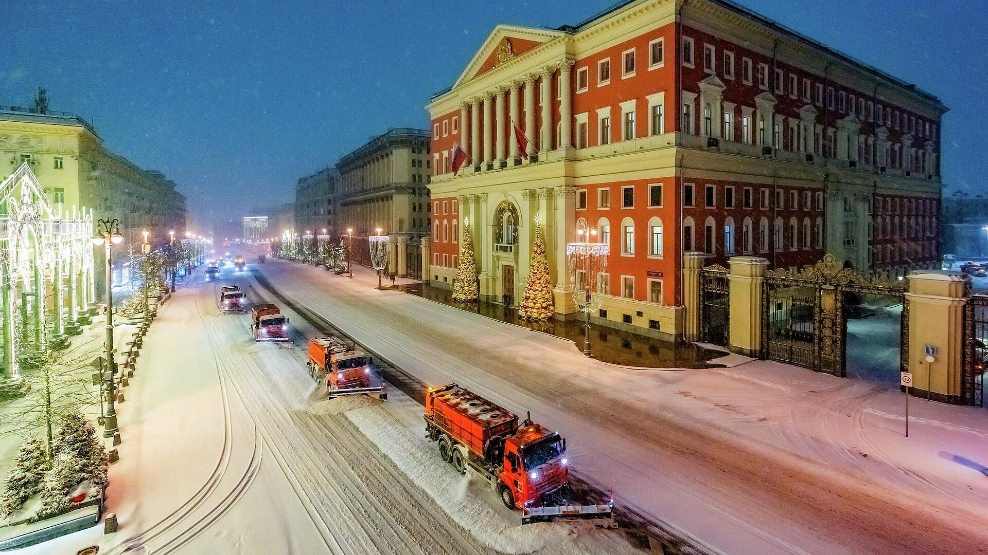 Дептранс посоветовал москвичам пользоваться городским транспортом