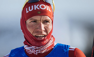 Большунов выиграл гонку на десять километров в Финале КР