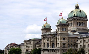 Швейцарские компании готовятся к сокращениям из-за пошлин США, пишут СМИ