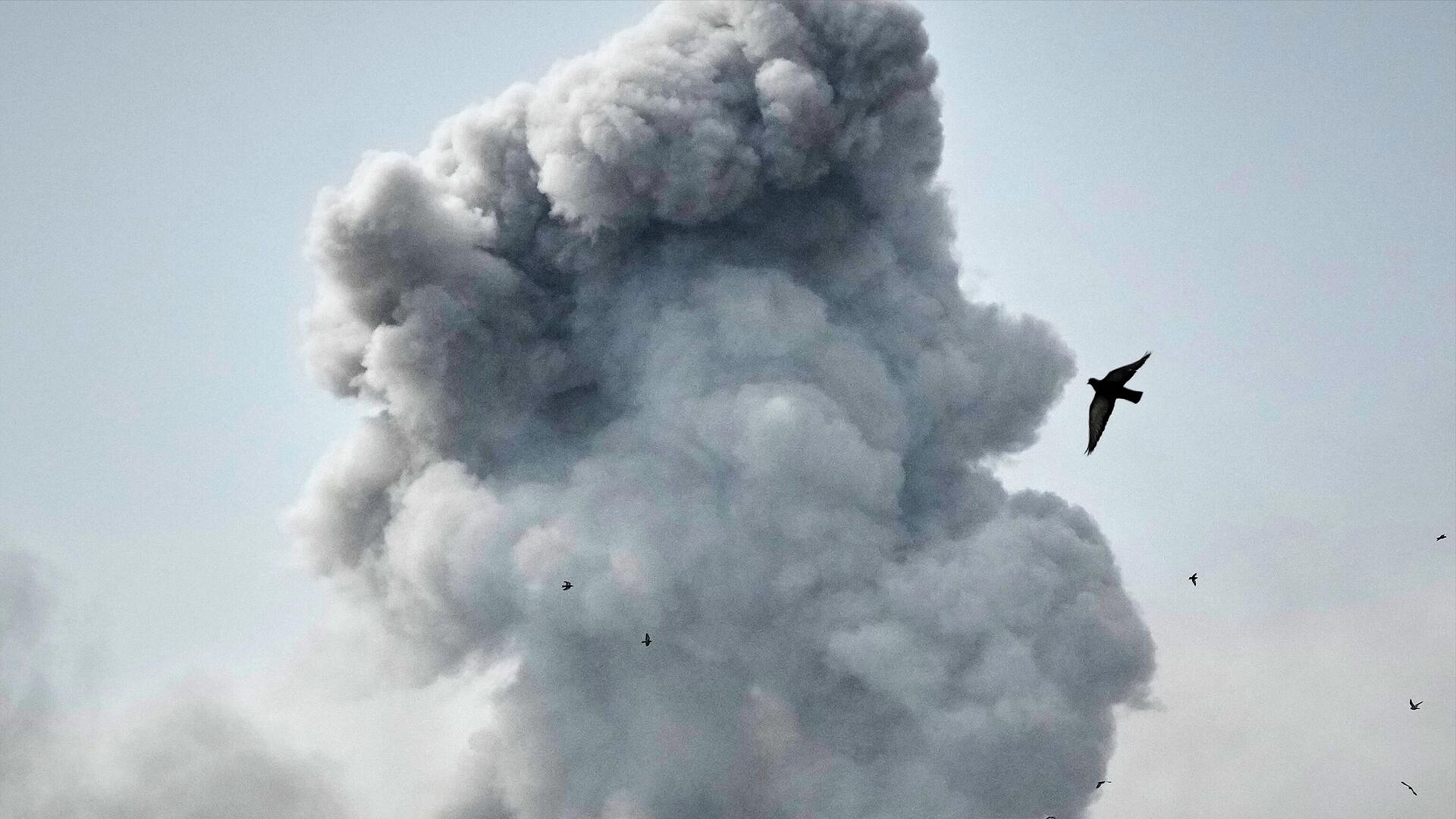 Эксперты опасаются экологических последствий ударов по Ирану, пишут СМИ