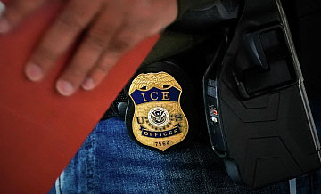 ICE США отправила россиян и египтян одним рейсом с гражданами Ирана