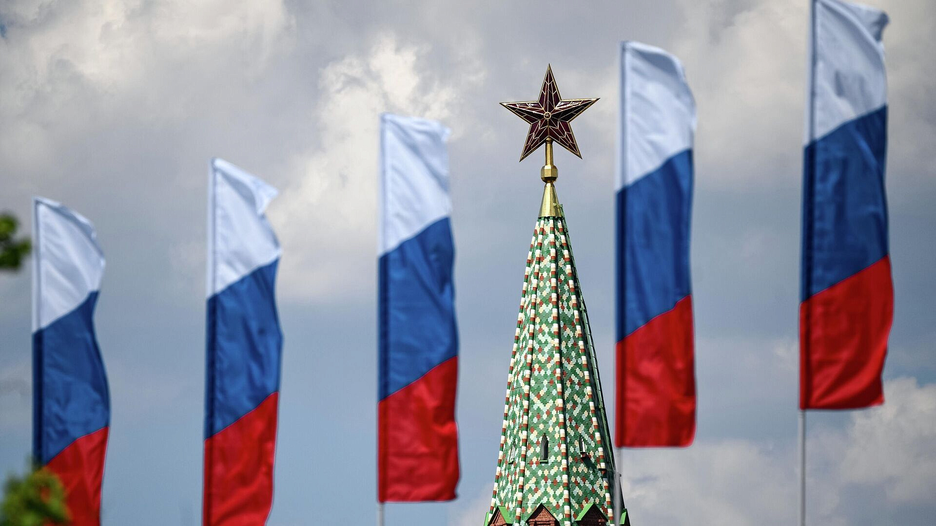 Глава Крыма назвал три чувства, объединяющих россиян