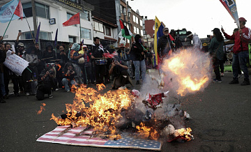 Сотни колумбийцев провели акцию протеста против похищения Мадуро