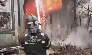 В Тверской области загорелся склад