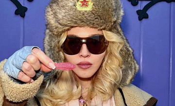 СМИ: украинцы набросились на Мадонну из-за фото с советской атрибутикой 