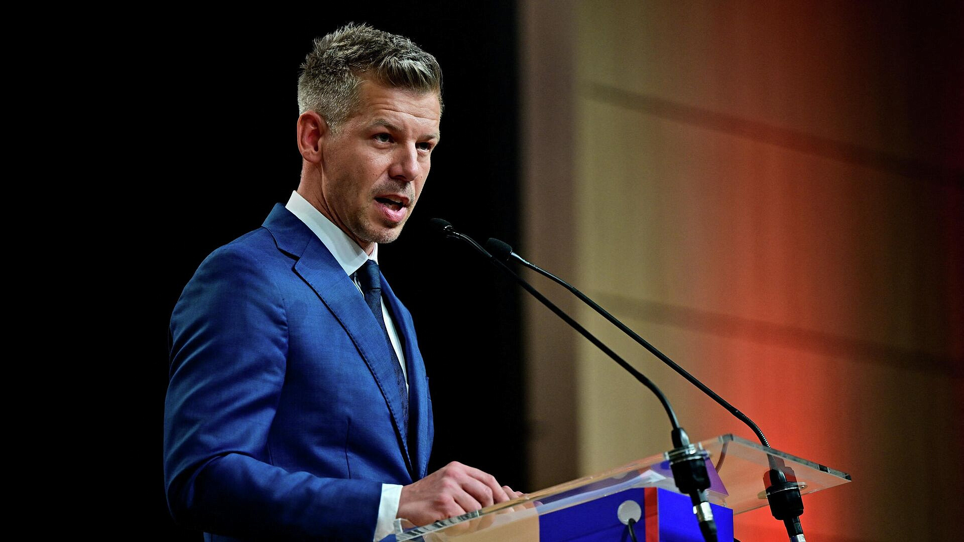 Мадьяр пообещал приостановить вещание государственных СМИ в Венгрии