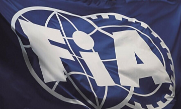 СМИ: FIA разрешила "Мерседесу" и "Ред Буллу" использовать свои двигатели