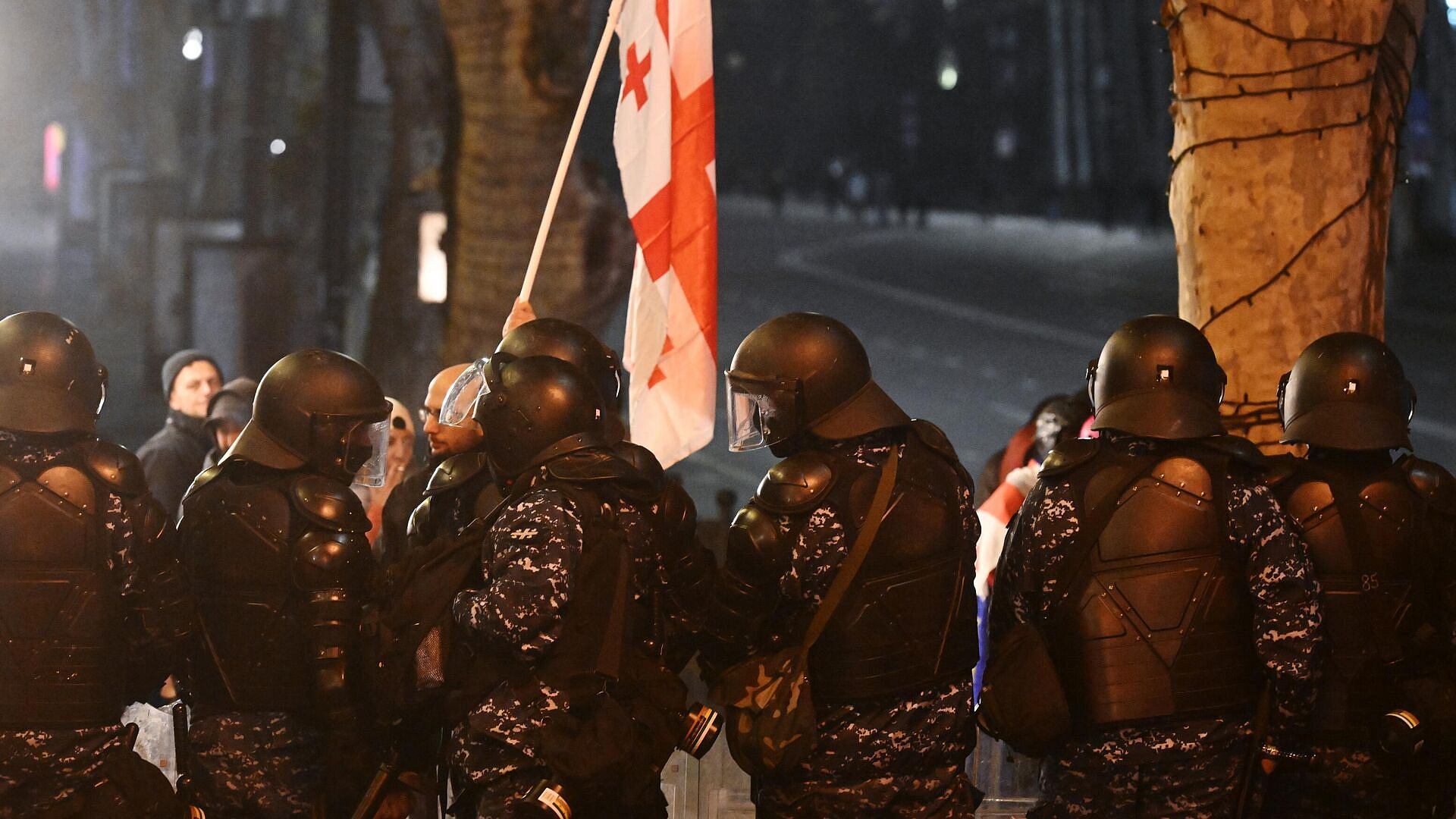 Политолог назвал ситуацию в Грузии очень опасной