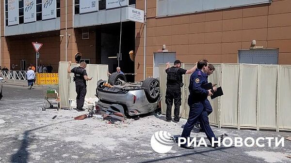 Друг водителя упавшей с парковки BMW подтвердил, что погибший менял имя
