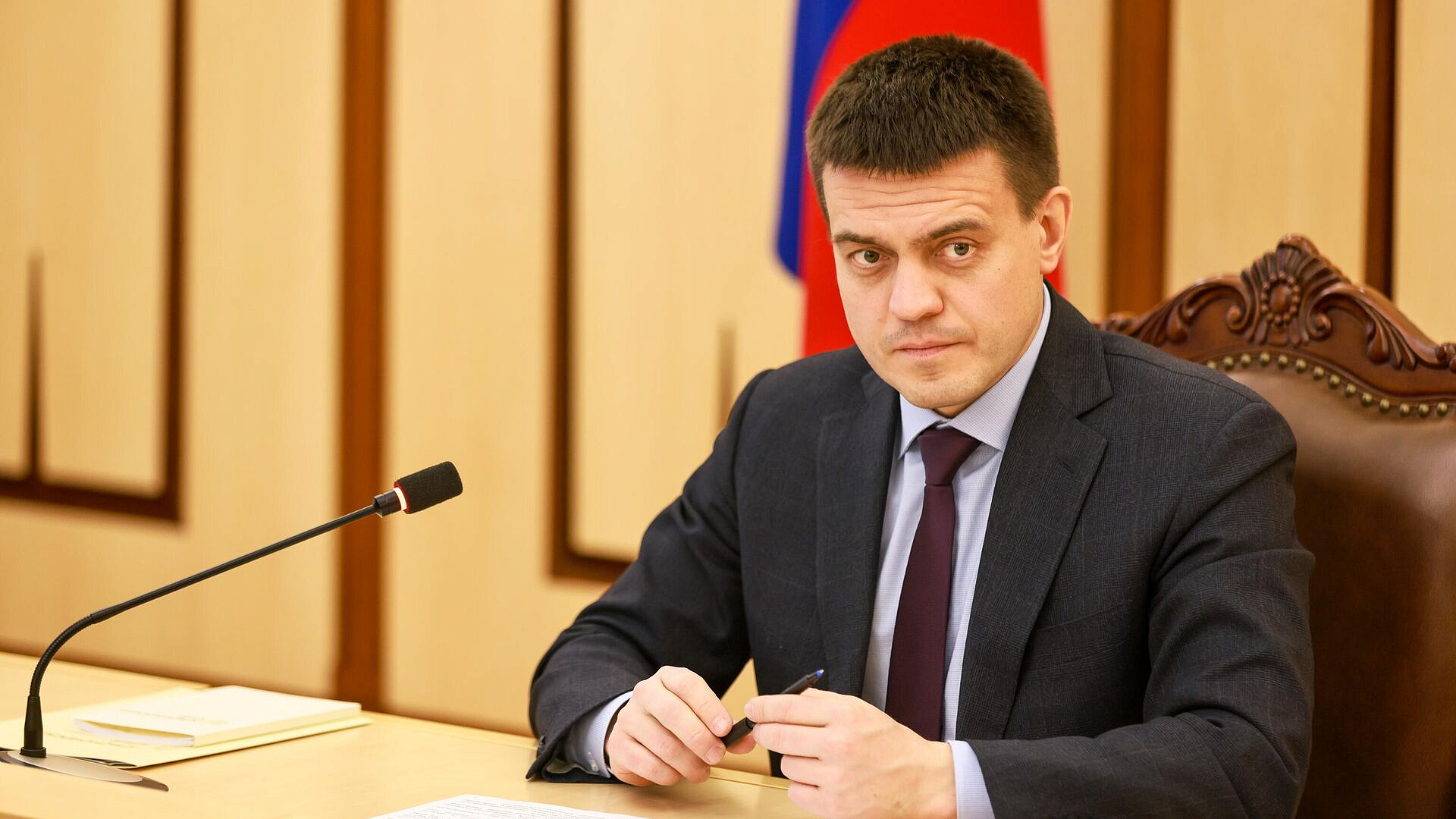 Губернатор Красноярского края проведет штаб после ЧП в двух школах