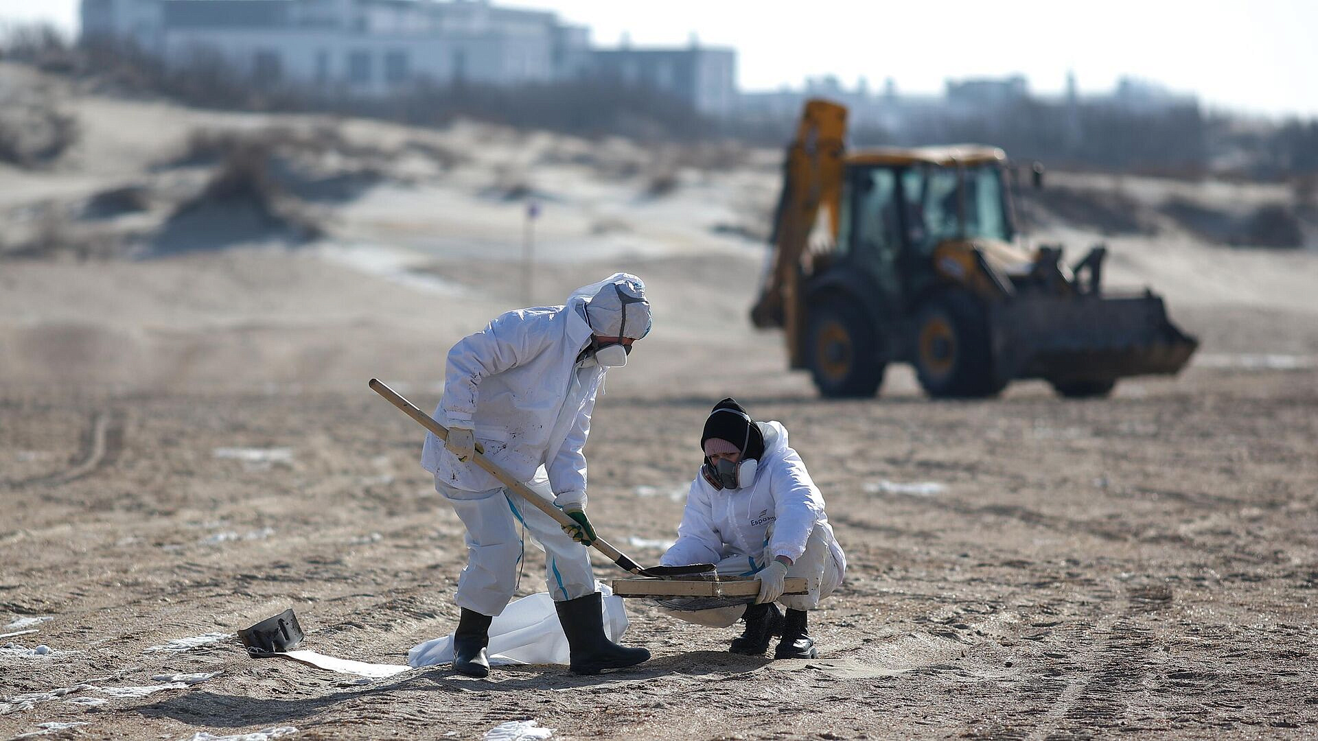 На побережье Анапы обнаружили незначительные выбросы мазута