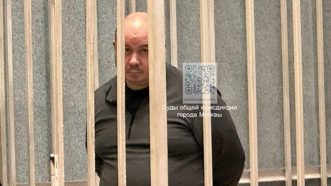 Осужденный экс-замглавы управления МЧС просит отправить его на СВО