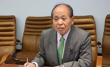 СМИ: японский депутат передал Путину послание от Такаити