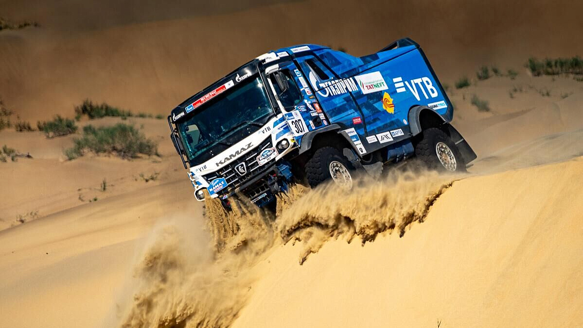 "КАМАЗ-мастер" едет на "Такла-Макан" за победой, заявил Николаев