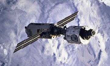 Космонавты Дубров и Кикина в открытом космосе обновят старейший модуль МКС