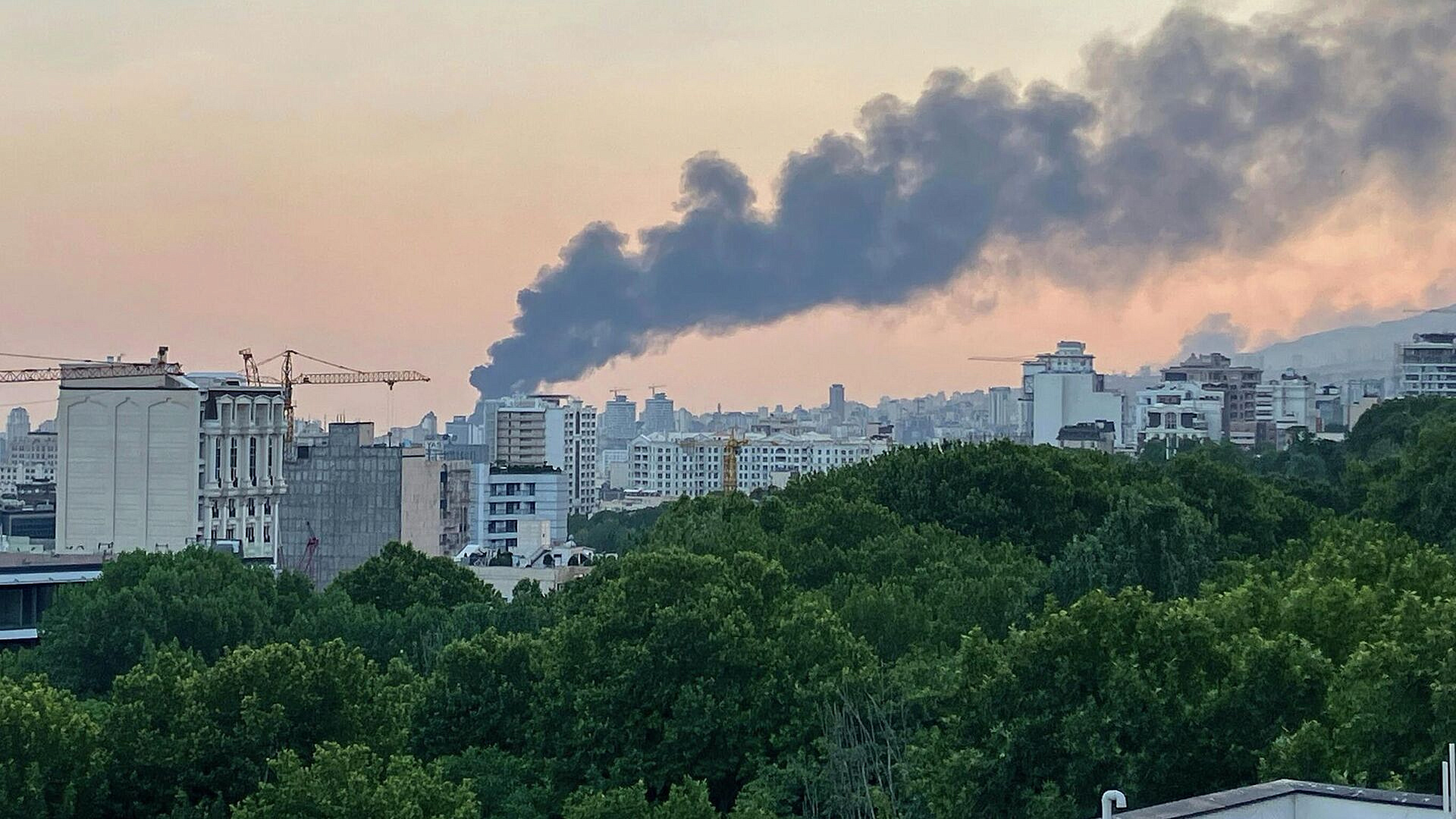 В центре Тегерана снова прогремели взрывы