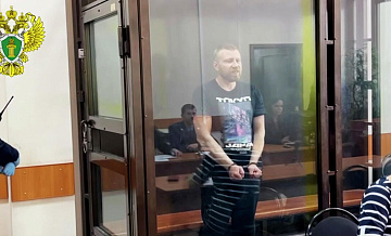 Мужчина, выбросивший дочь из окна, вел себя неадекватно во время суда