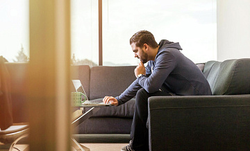 Юрист рассказал, что грозит за мат в интернете