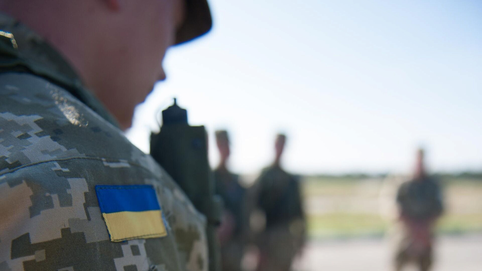 Украинские военные отказывались хоронить бойцов "Азова"* в Родинском