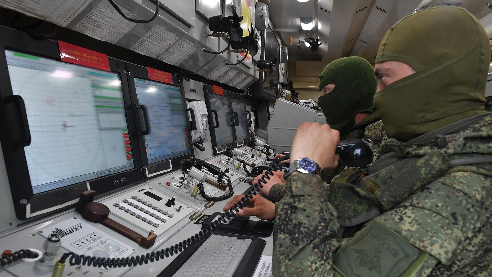 ���������� ��� ����� ��� ����� Hammer � 16 �������� HIMARS