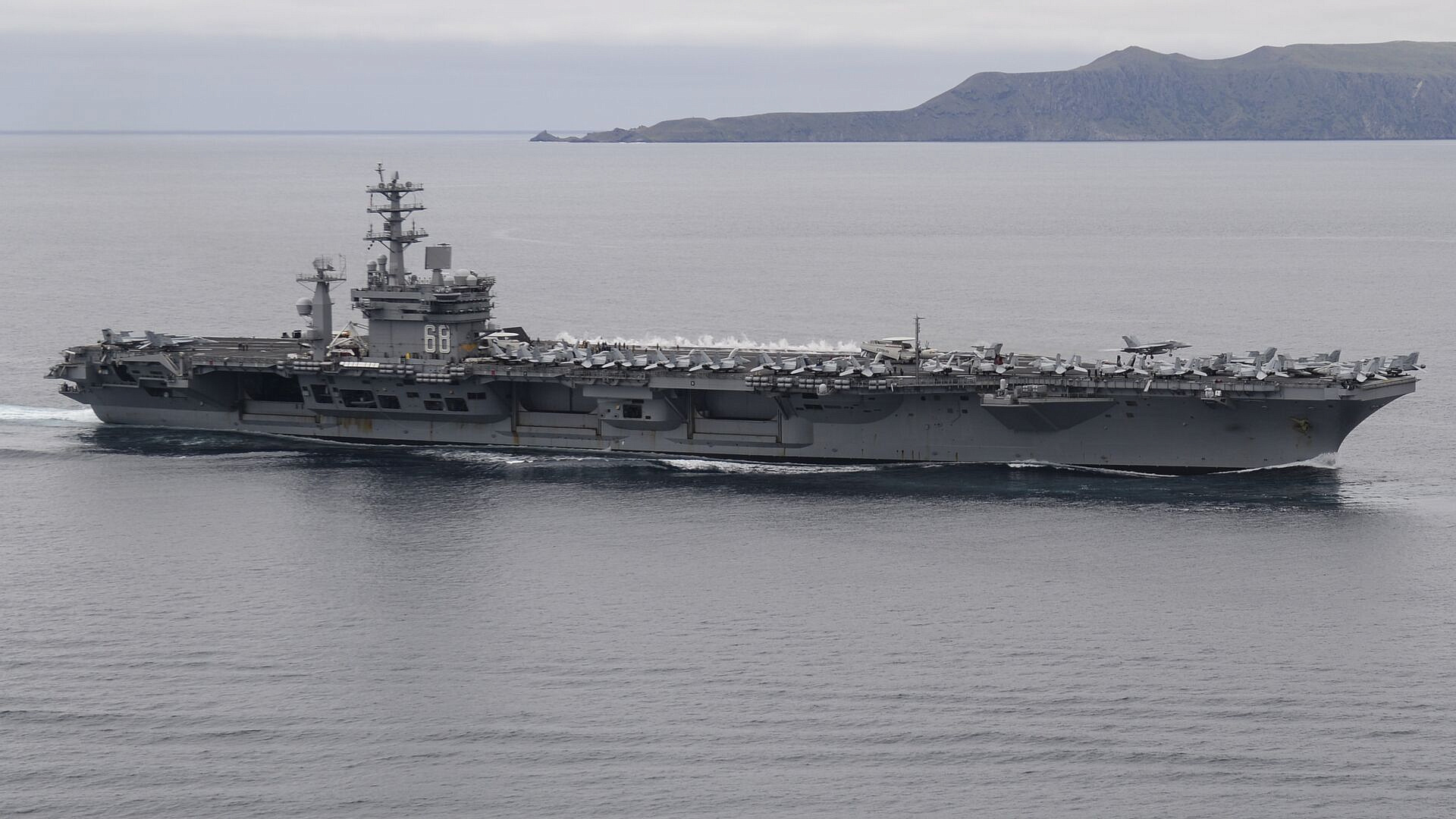 В Карибское море вошла авианосная ударная группа ВМС США