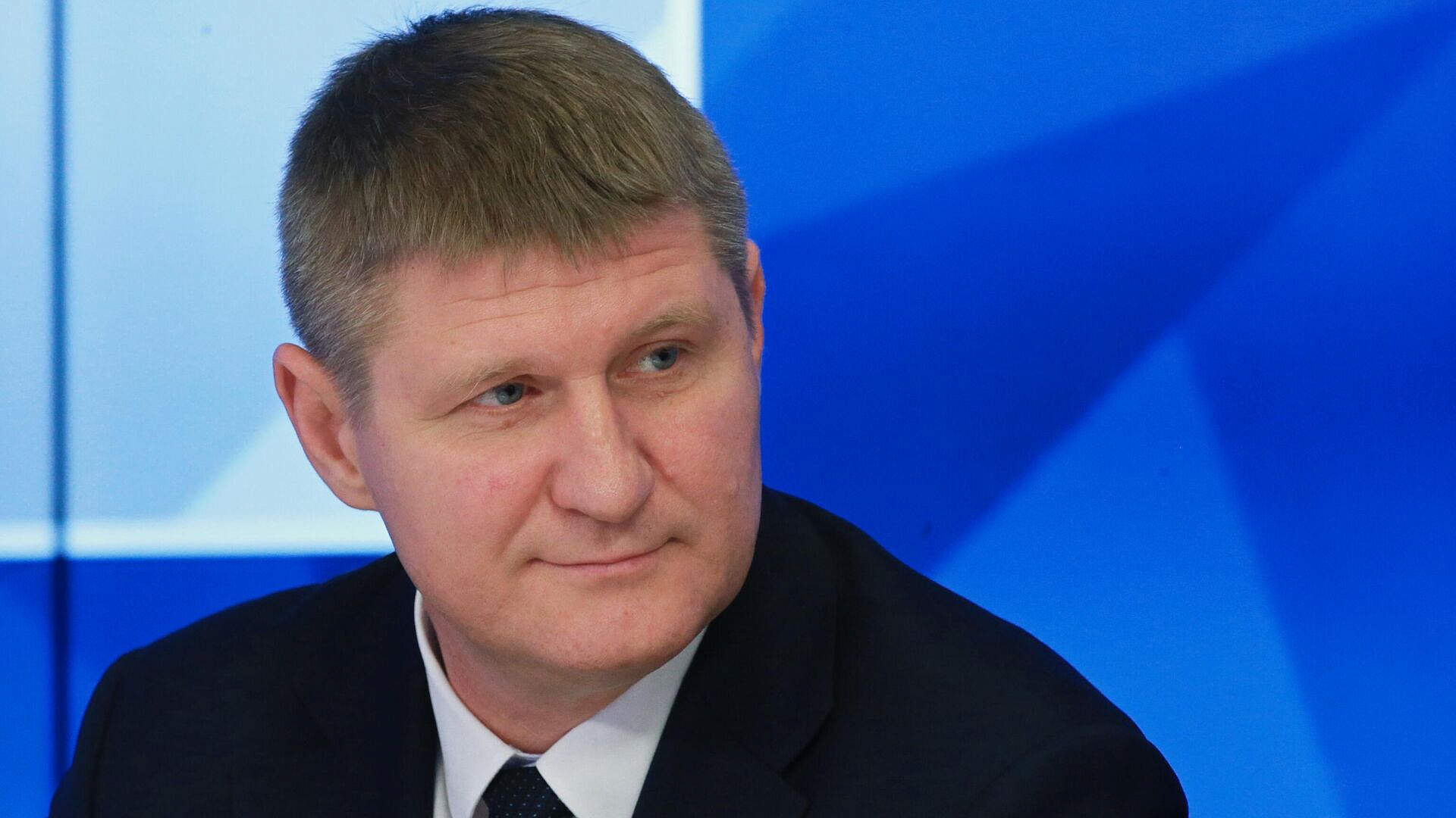 В Госдуме предложили ограничить въезд мигрантов в Россию на время СВО