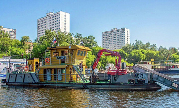 Столичный коммунальный флот собрал 120 тонн мусора с акватории