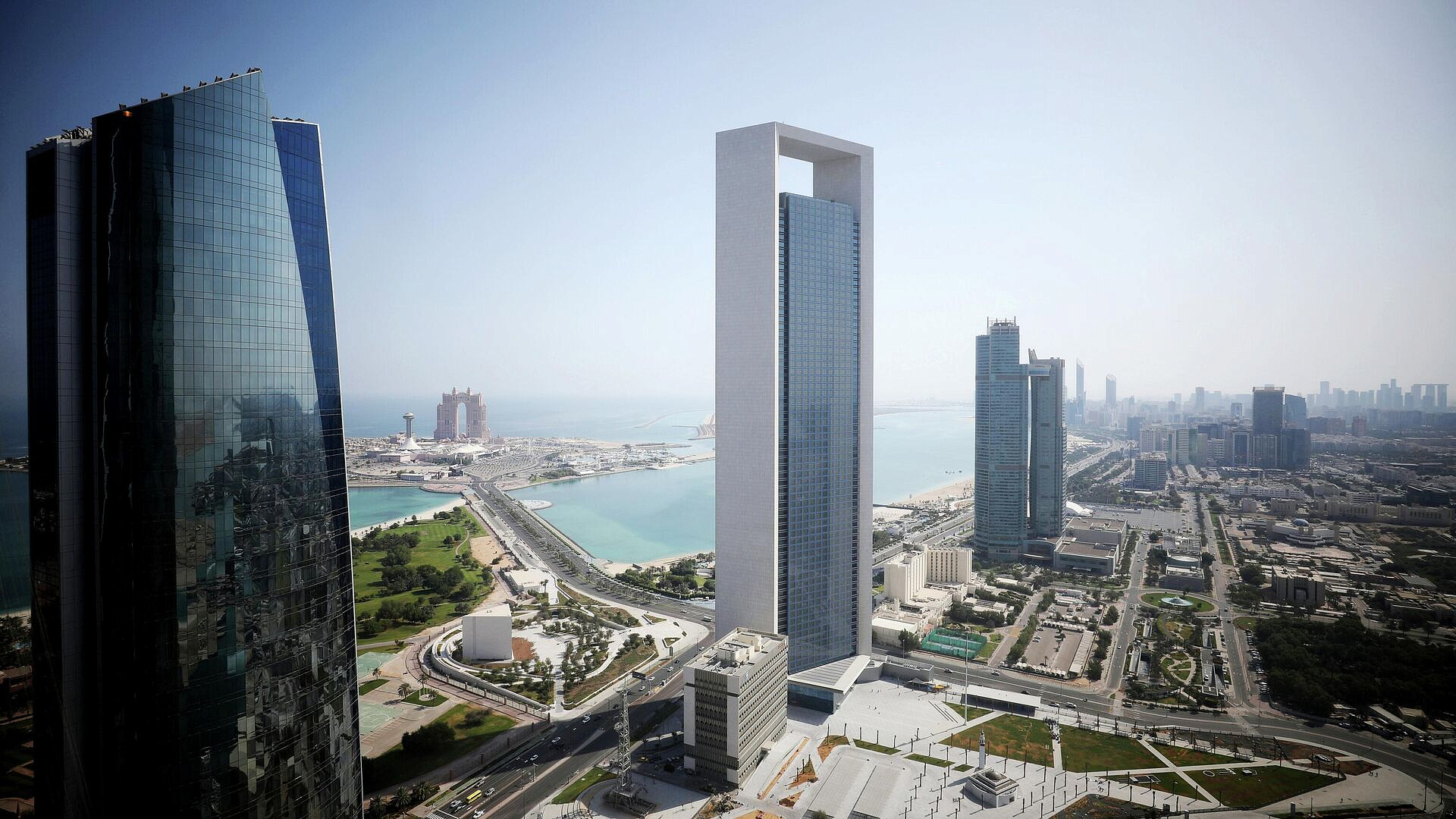 В ОАЭ начались переговоры представителей России, Украины и США