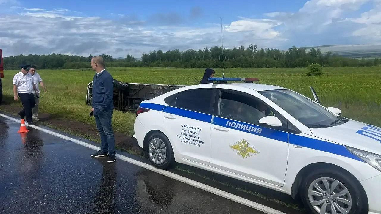 ДТП с автобусом, перевозившим детей, спровоцировала уснувшая водитель