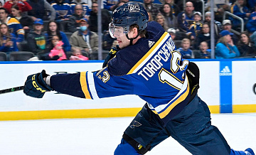 Клуб НХЛ "Сент-Луис" продлил контракт с Торопченко