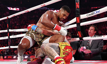 Откровенная постанова? Как звезда бокса и блогер поиздевались над спортом