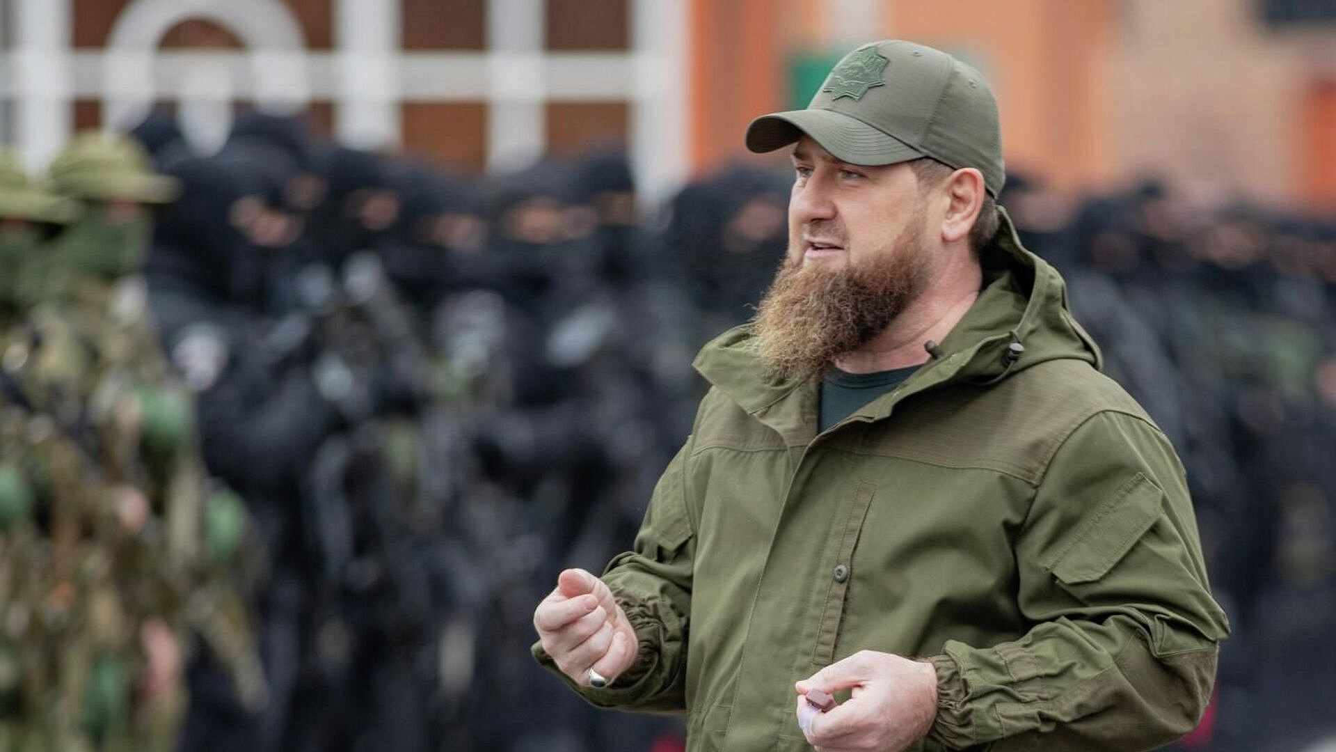 Новая группа добровольцев вылетела из Грозного в зону СВО