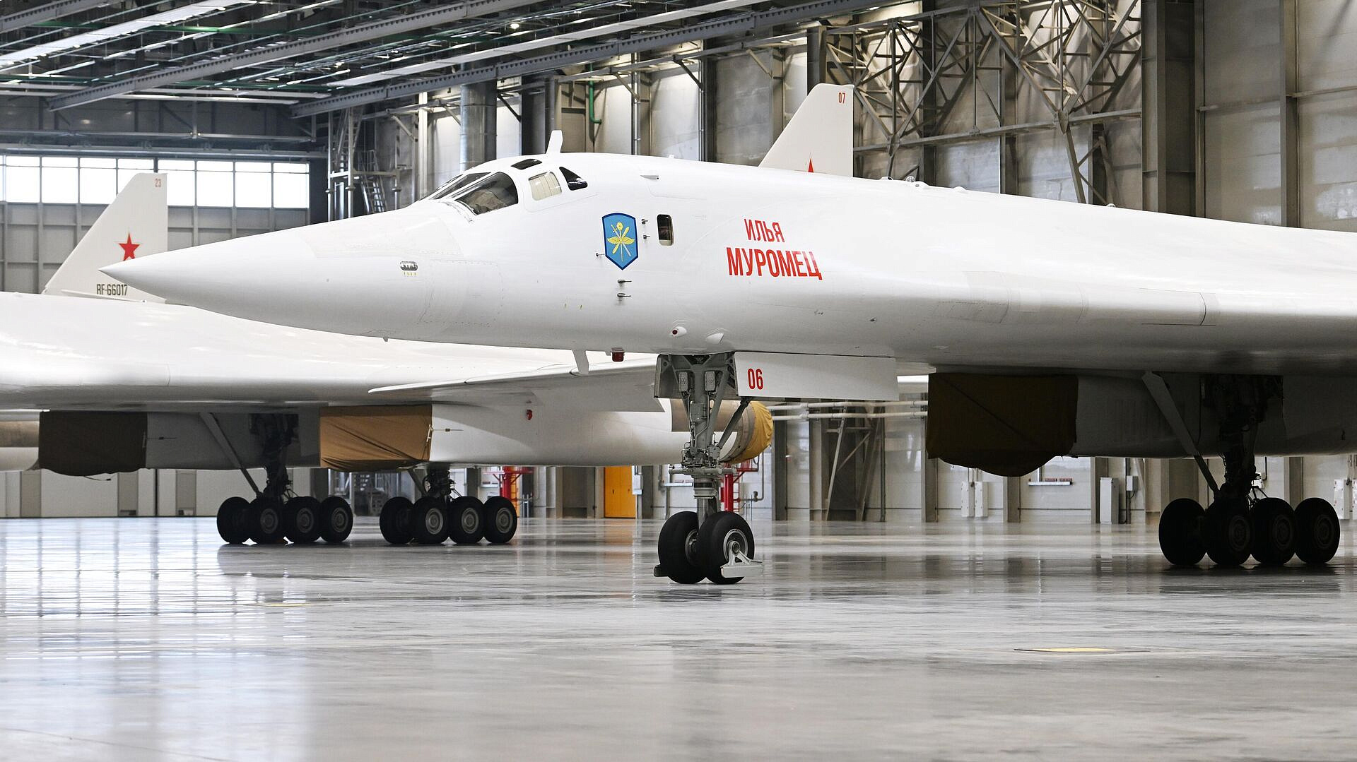 Песков рассказал, как Путин принимал решение о полете на Ту-160М