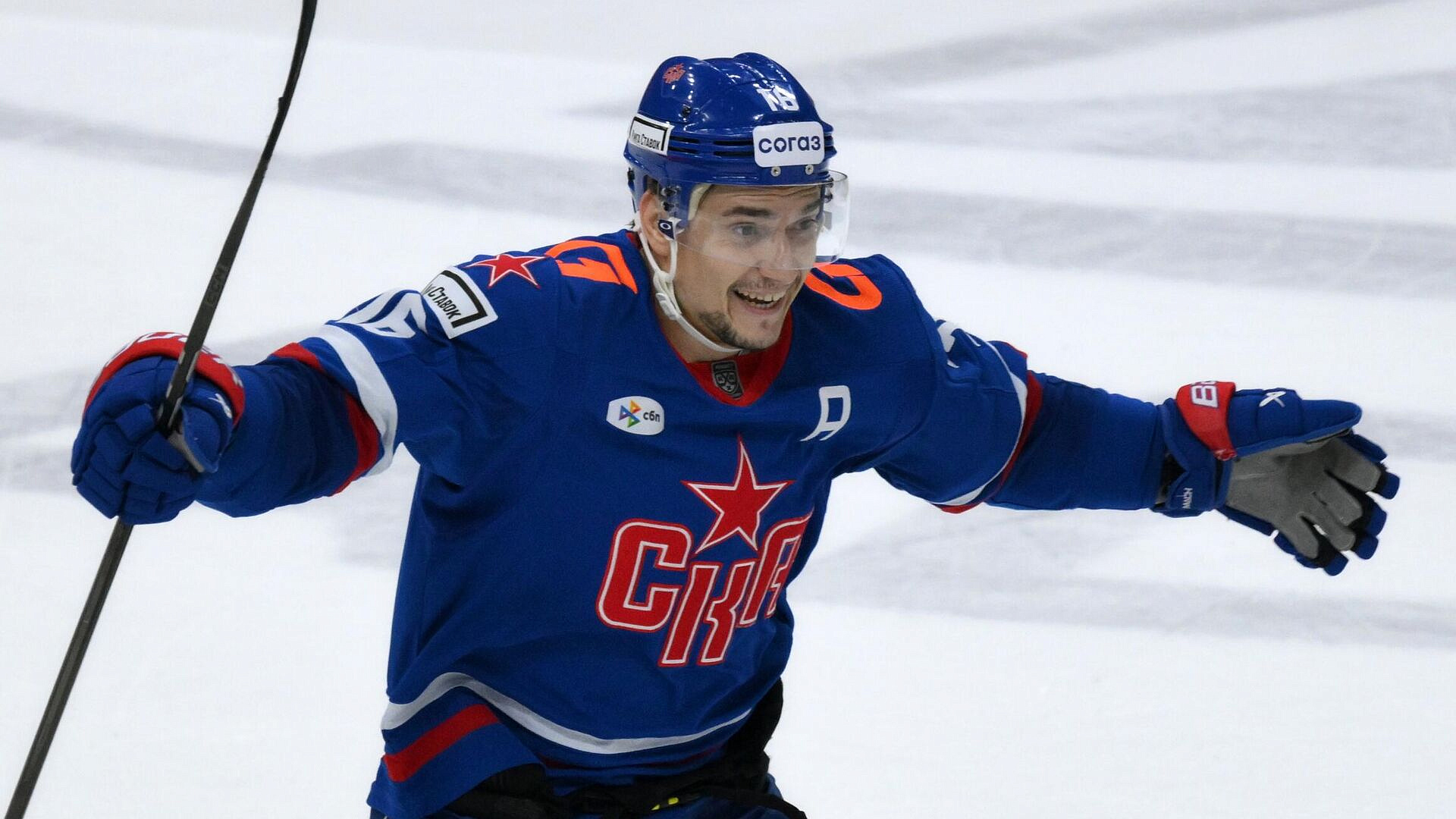 Хет-трик Плотникова помог СКА разгромить "Барыс" в матче КХЛ