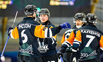 Московское "Динамо" уступило "Кузбассу" в полуфинале ЧР по бенди