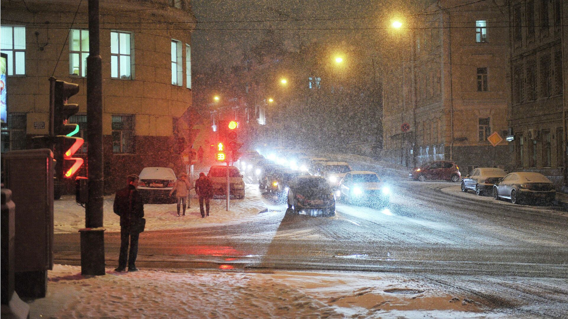 Россиян предупредили о последствиях проезда на желтый свет