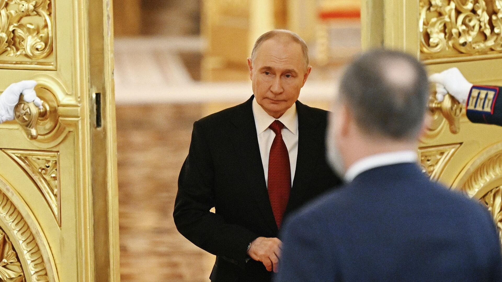 Путин рассказал о фресках в Георгиевском зале Кремля
