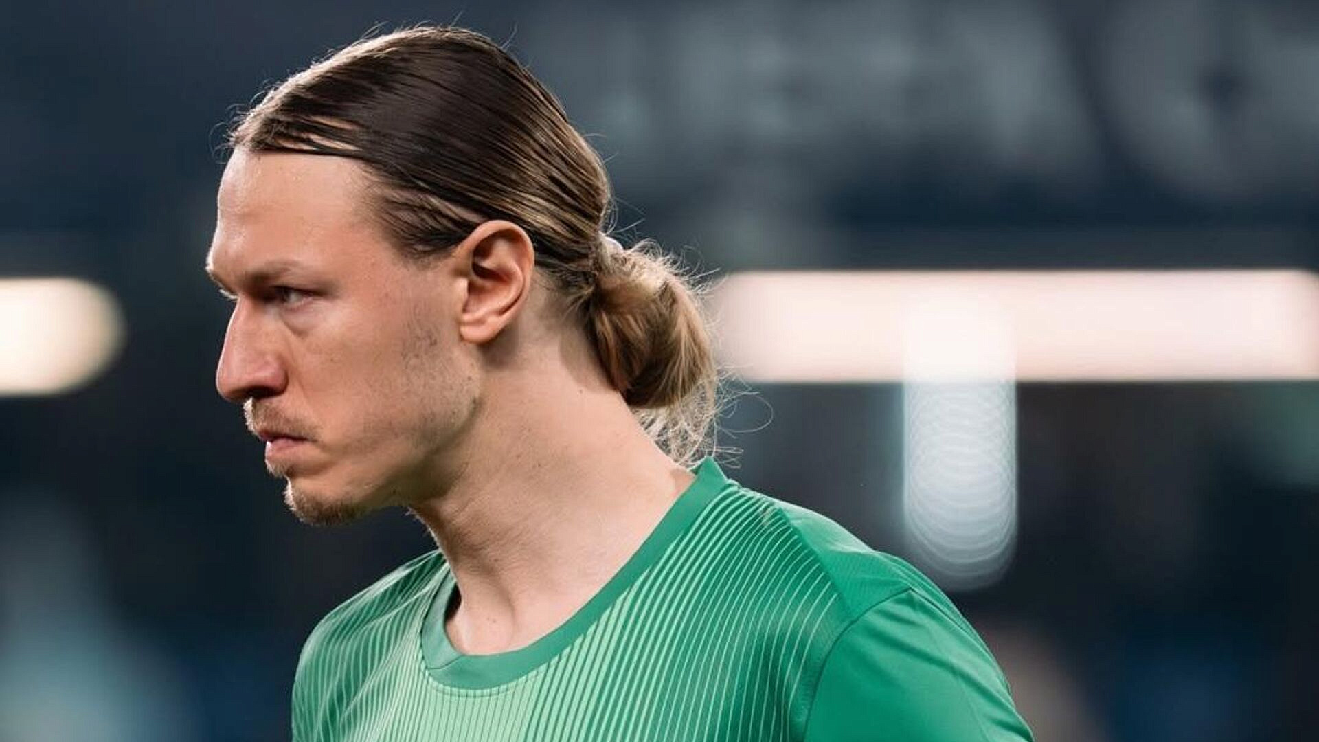 Сафонов на французском объяснил, почему выиграл конкуренцию у Шевалье