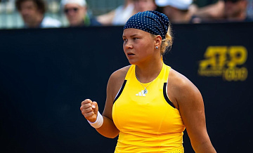 Шнайдер не смогла выйти во второй круг турнира в Дохе