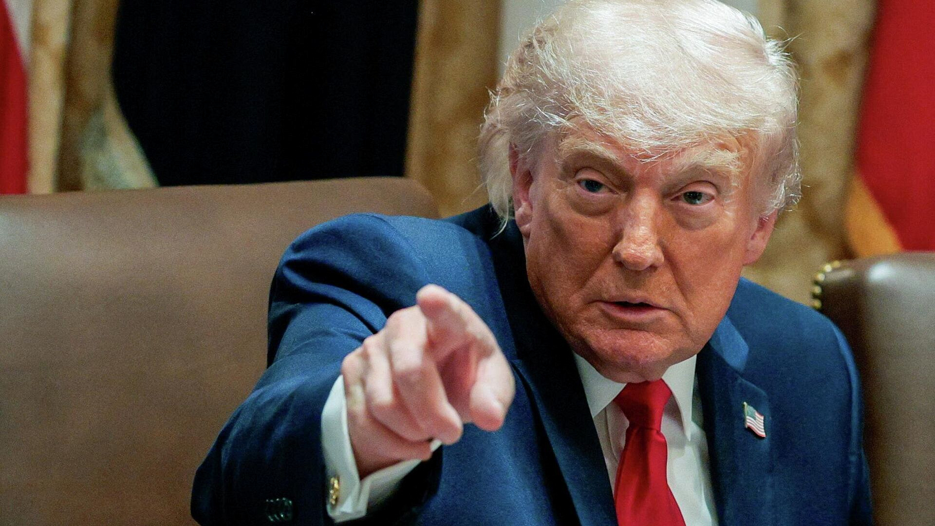 Трамп попросил Нетаньяху подождать с ответными ударами по Ирану, пишут СМИ
