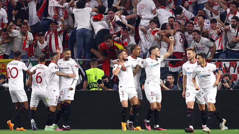 Альмейда покинул пост главного тренера "Севильи"