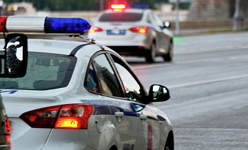 В Петербурге задержали туристку, проехавшую на BMW по тротуару