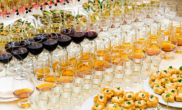 Отечественные отели будут обязаны предоставлять российский алкоголь