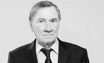 Умер главный дирижер ансамбля "Березка" Леонид Смирнов